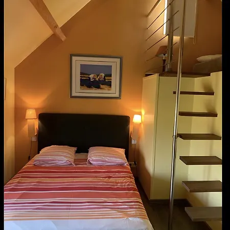 Cour Des Miracles, Holiday home
